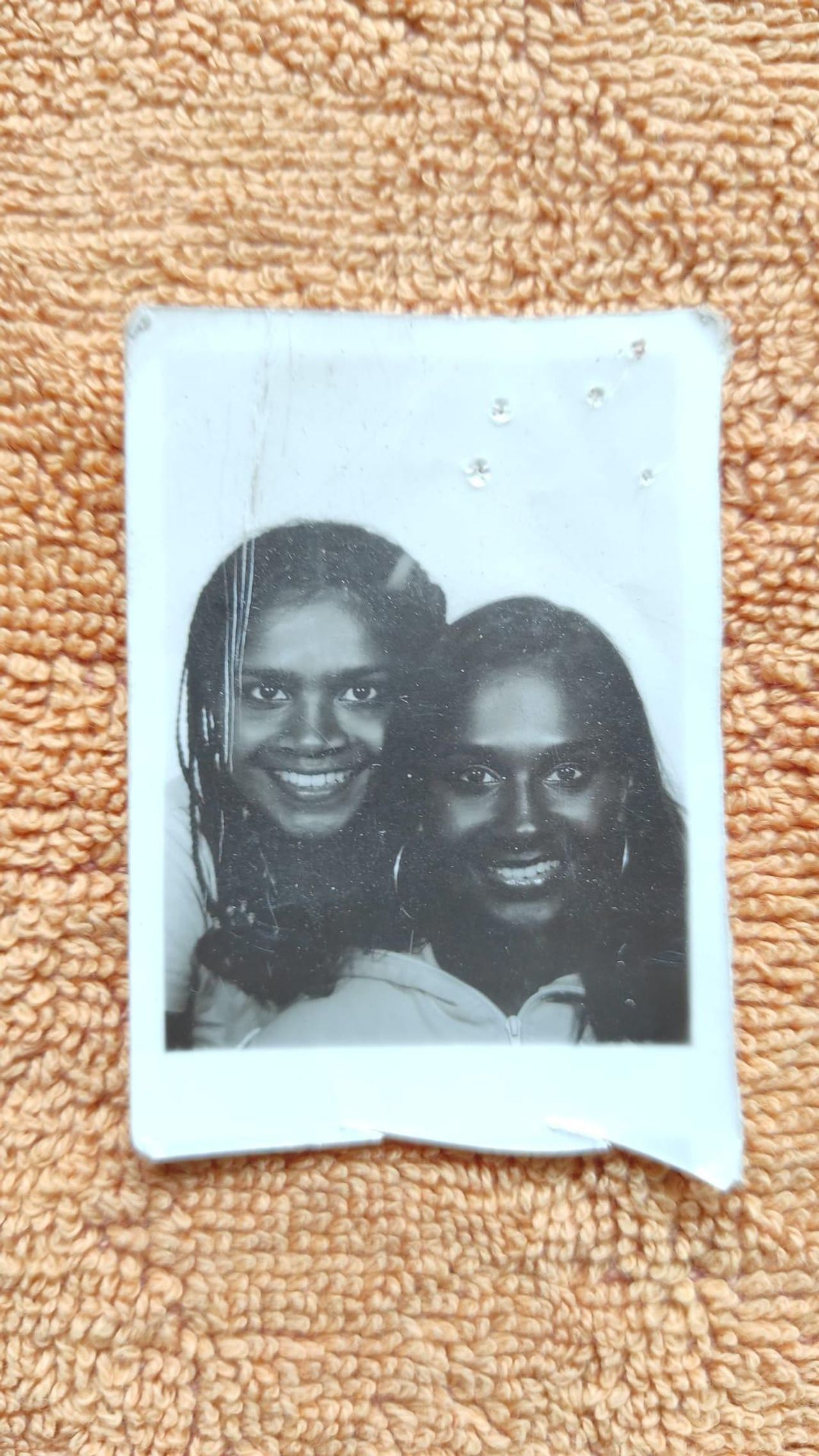 Minal en Meena leerden elkaar kennen en bouwden een vriendschap op (foto: Meena Geltink). 