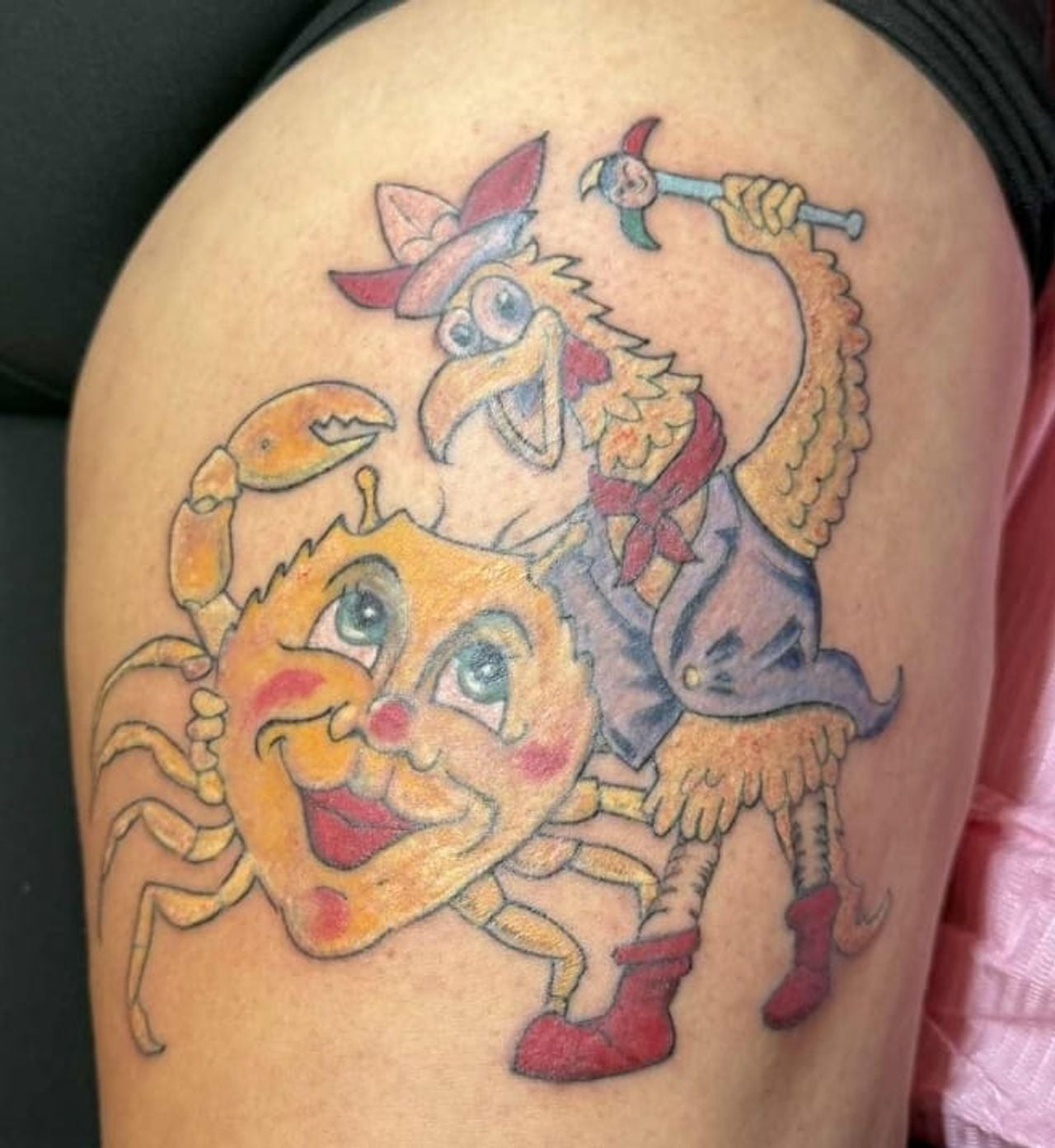 De tattoo op Juanitas been (eigen foto)