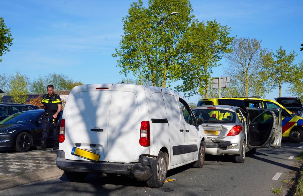 Een bestuurder was onder invloed van cannabis (foto: Bart Meesters / Persbureau Heitink).