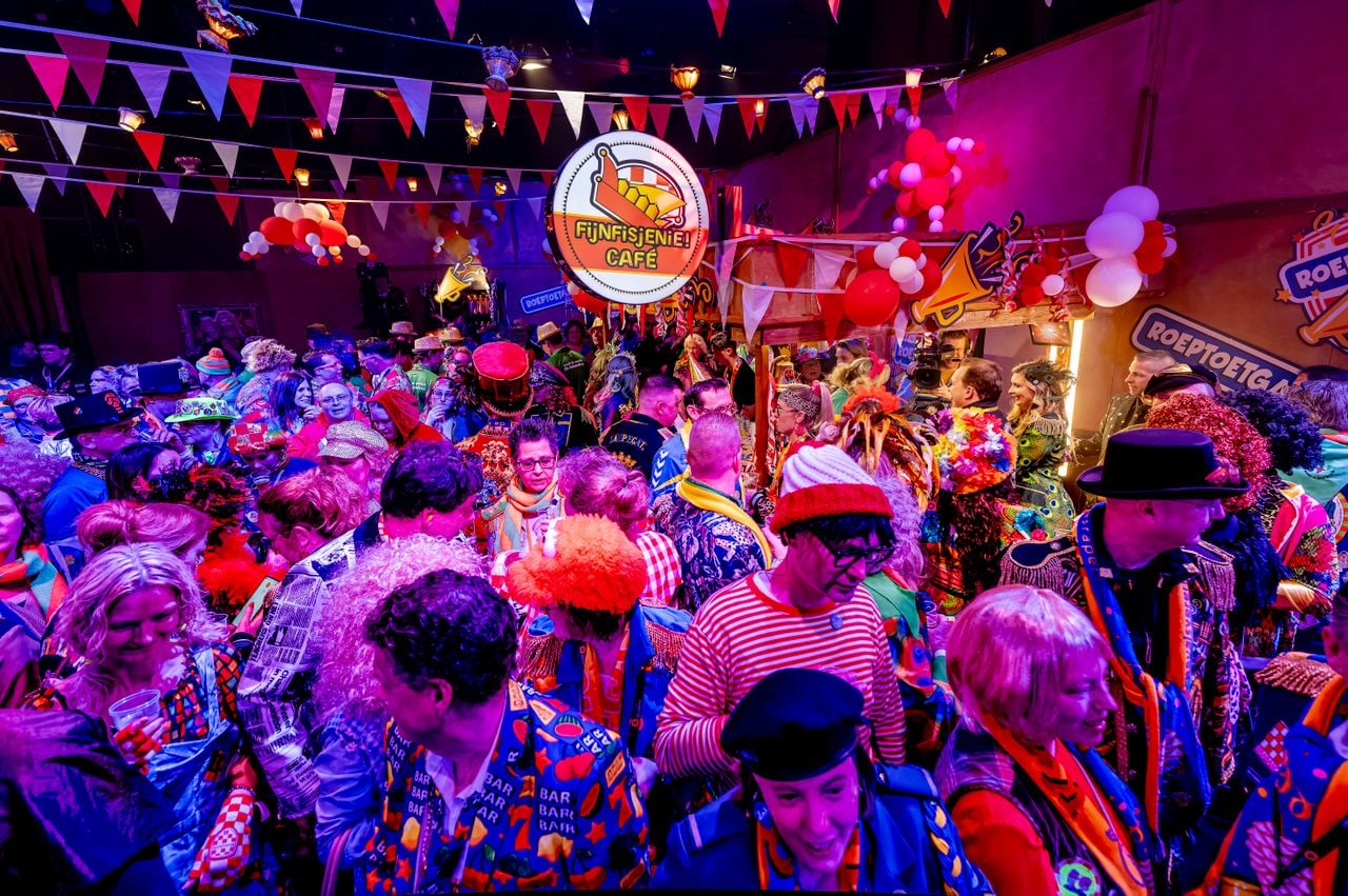 Fijnfisjenie Café is de gezelligste kroeg van Roeptoetgat (foto: Eye4images).