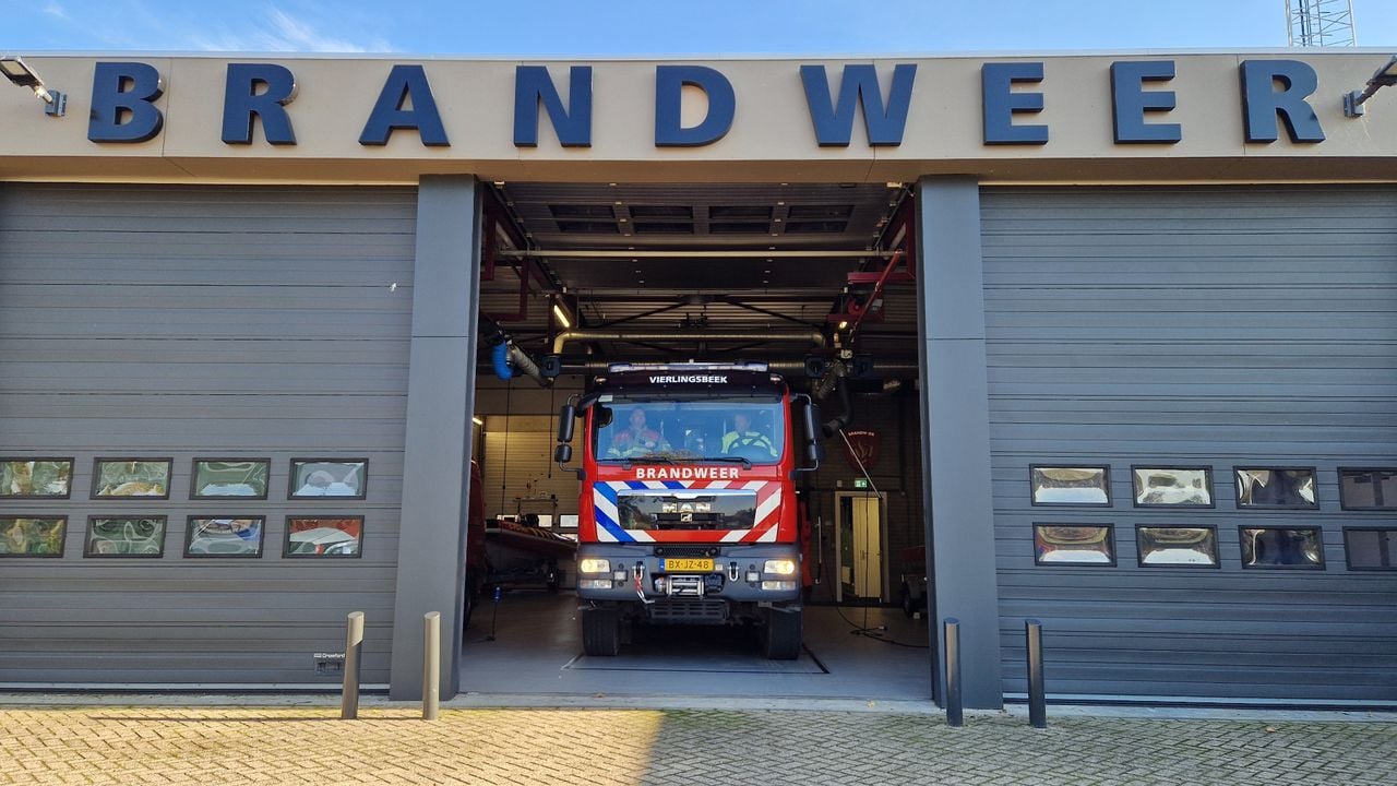De brandweer van het dorp Vierlingsbeek (foto: Tom Berkers).