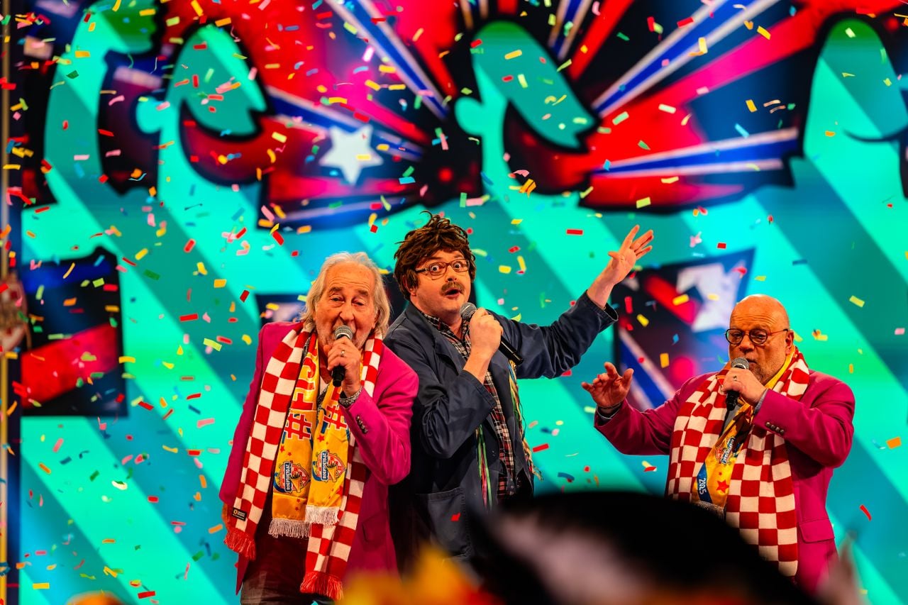 Lamme Frans en de Deurkzakkers bij 3 Uurkes Vurraf in 2025 (foto: Eye4images).