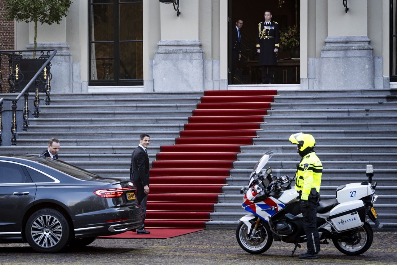 Jetten maakt zijn opwachting bij Paleis Huis ten Bosch (foto: ANP).