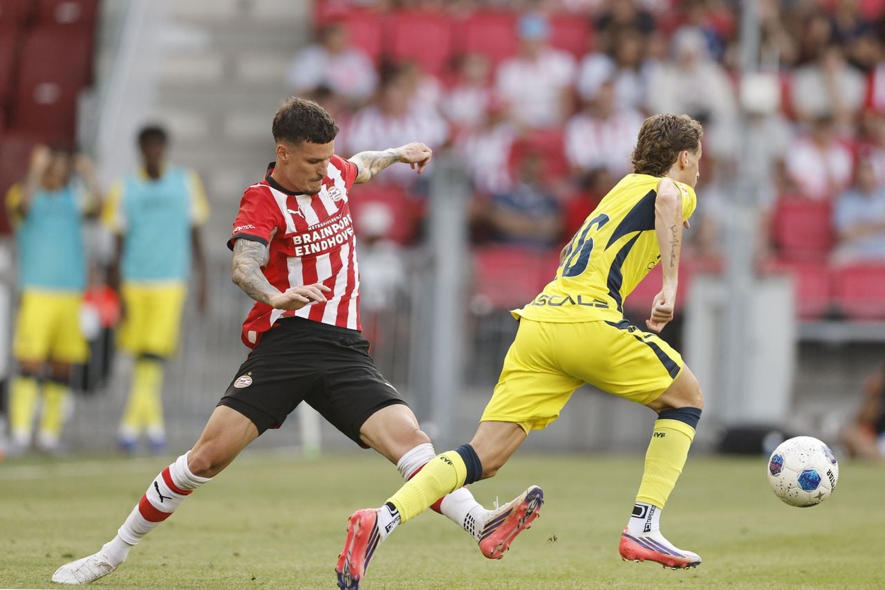 PSV speelde op de fandag een oefenwedstrijd tegen Villarreal (foto: ANP).