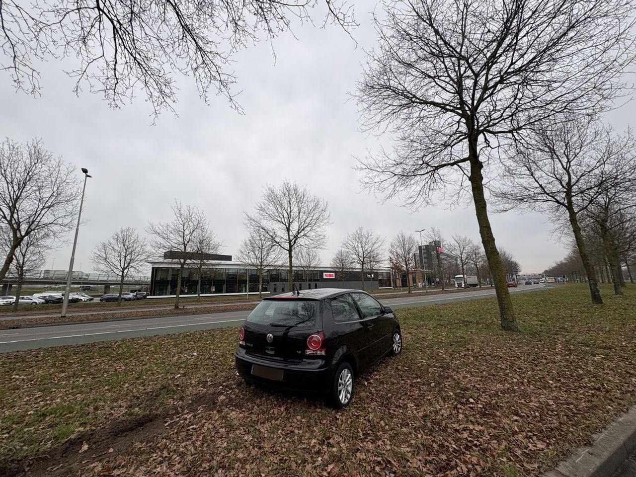 De tweede auto, een pechgeval (foto: Raymond Merkx).