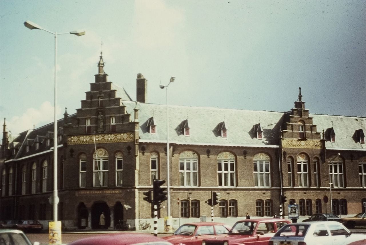 De oude rechtbank aan de Kloosterlaan (foto: BHIC).