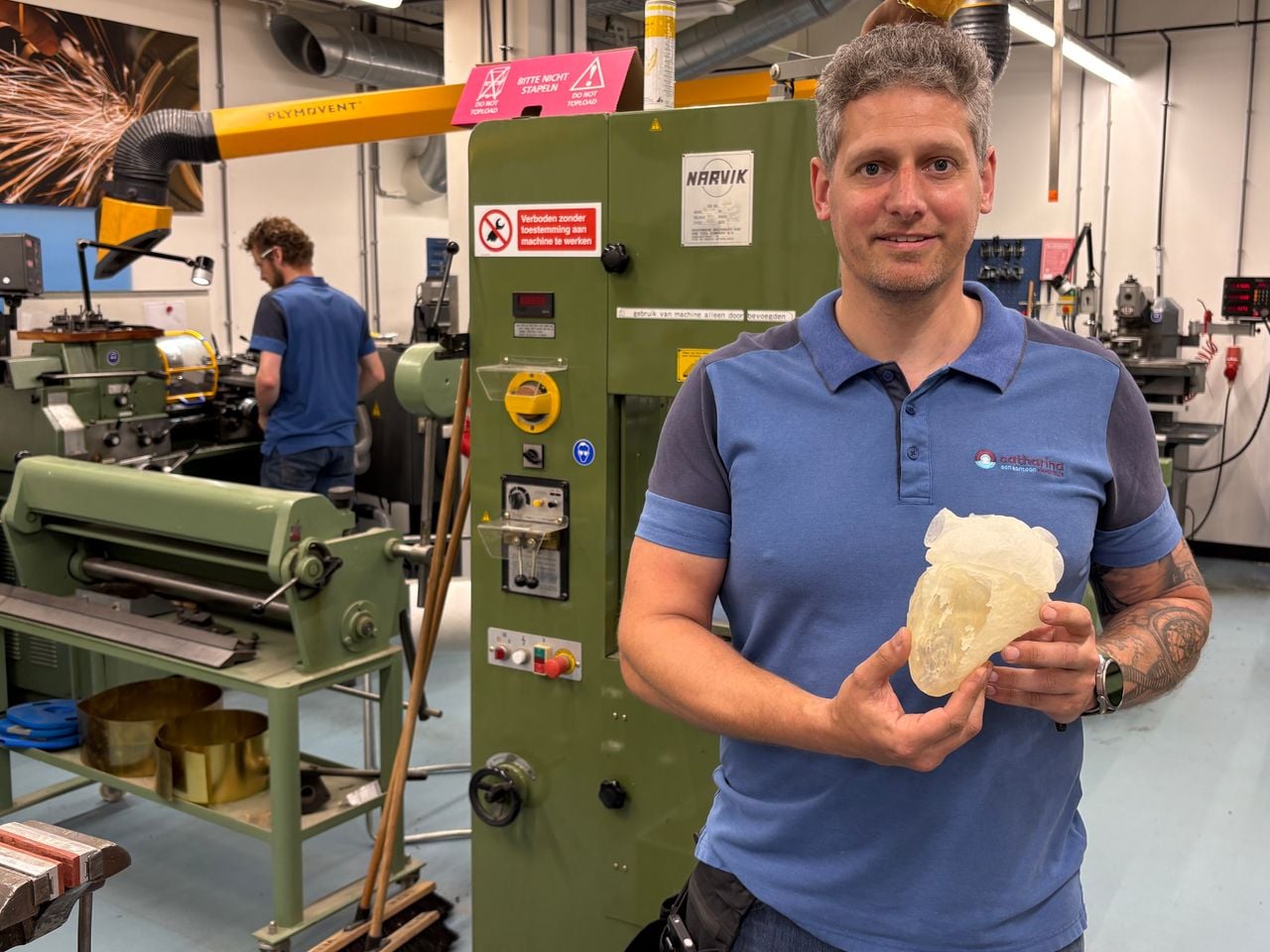 Remy Karsemakers werkt op deze afdeling Medische Techniek in het Catharina Ziekenhuis (foto: Rogier van Son). 