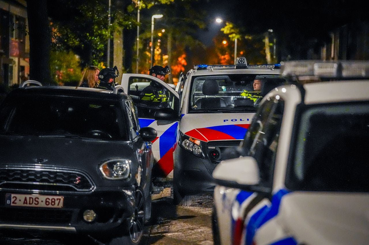 Politie opzoek naar verdachte steekpartij (foto: Persbureau Heitink).