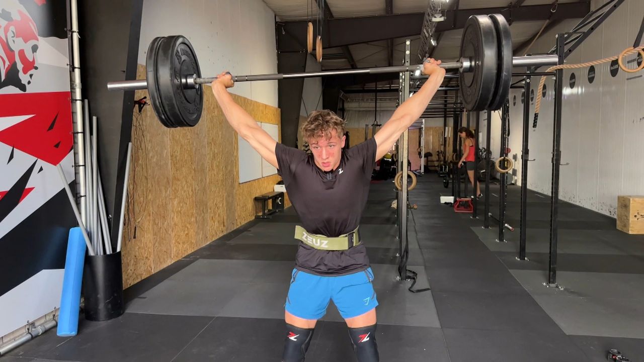 Ole lift 85 kilo in de snatch (foto: Tom van den Oetelaar).