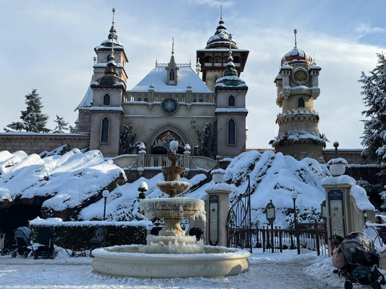 Sneeuwval Efteling (foto: Bart Meesters - persbureau Heitink).
