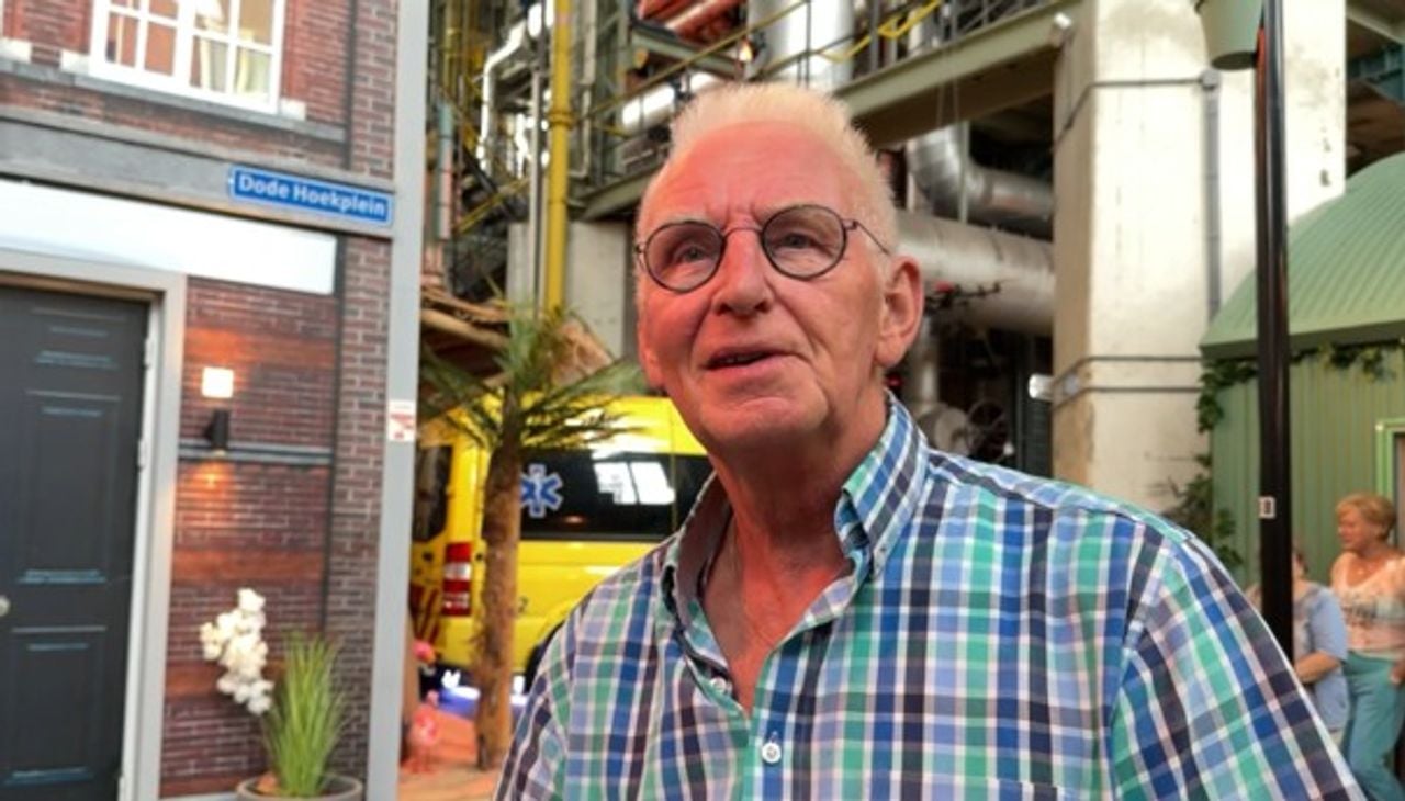 Willem van Driel uit Sleeuwijk neemt de tip over de 112-app mee naar huis (beeld: Omroep Brabant).
