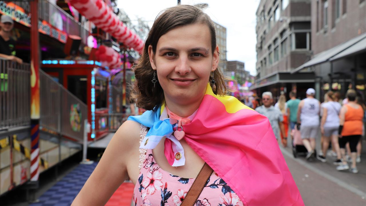 Jonalinde (27) uit Tilburg op Roze Maandag (foto: Collin Beijk).