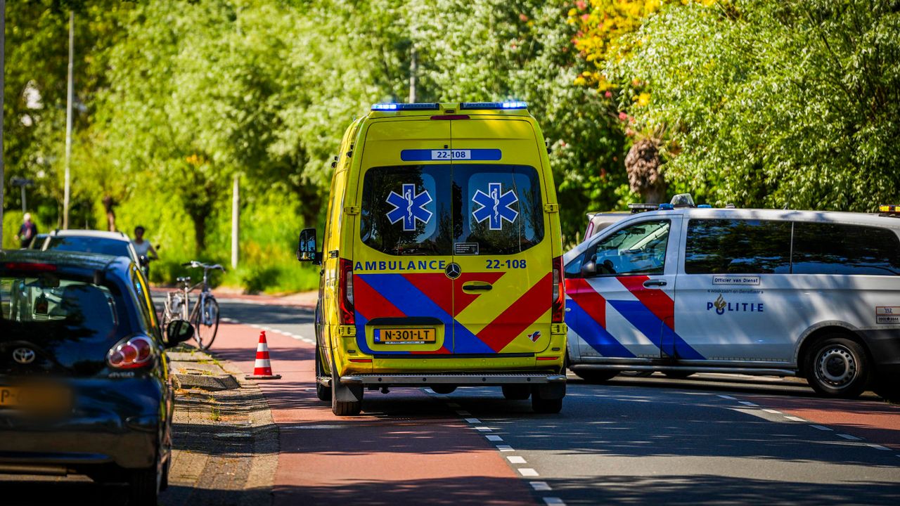 De weg werd na het onderzoek afgezet (foto: Persbureau Heitink).