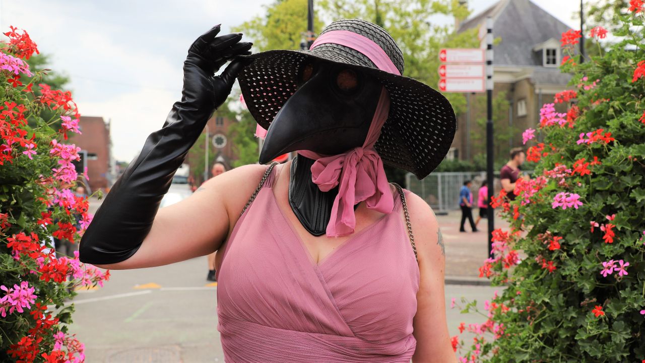 Gaby (41) uit Tilburg op Roze Maandag (foto: Collin Beijk)