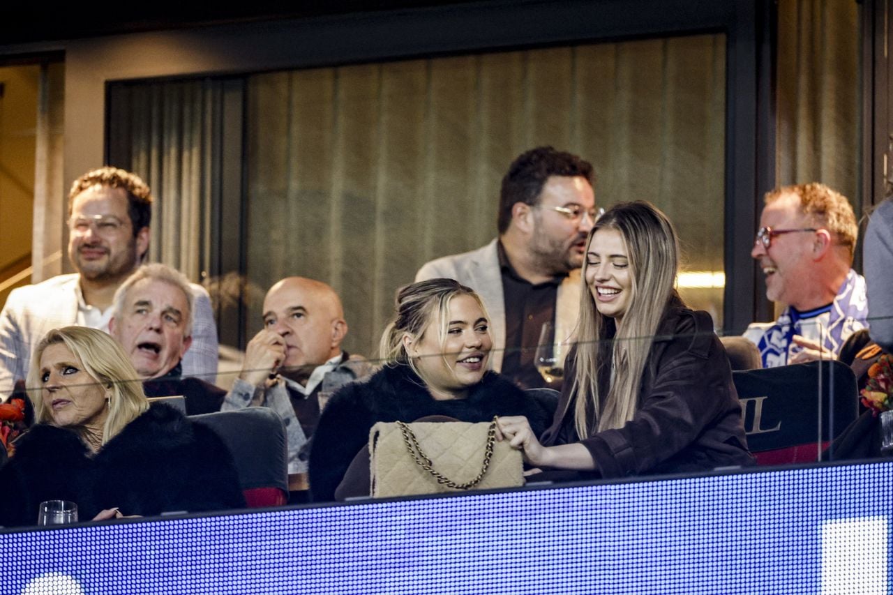 Jutta Leerdam op de tribune bij PSV. (Foto: ANP.)