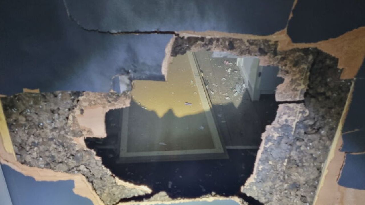 Het gat in de voordeur (foto: Bureau Brabant).