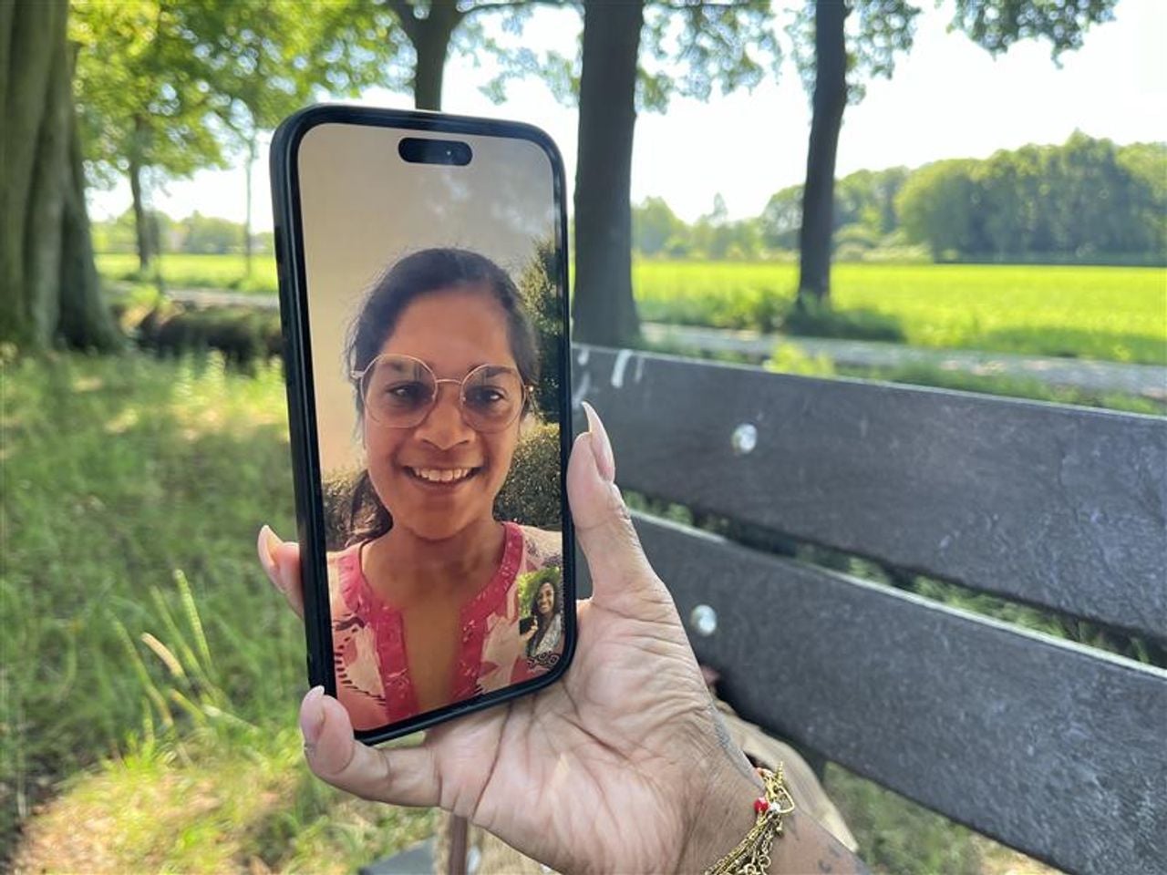 Videobellen met India (foto: Floortje Steigenga).
