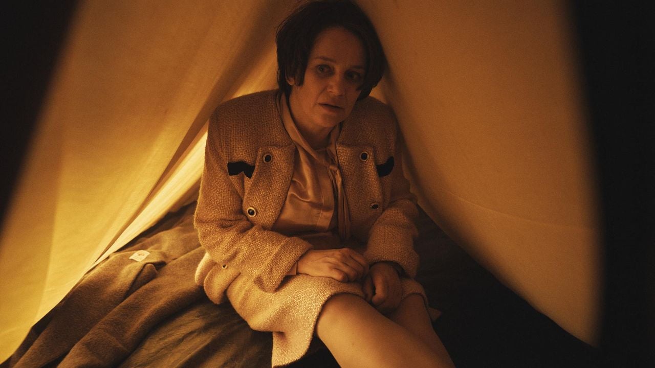 Lies Visschedijk als Toos van der Valk (foto: Netflix).