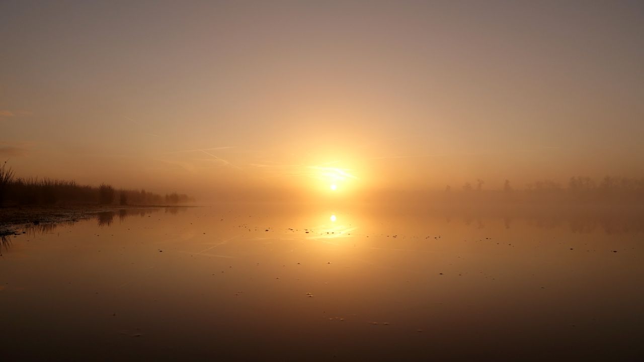 Een fraaie zonsopkomst op een frisse zaterdagochtend (foto: Ben Saanen).