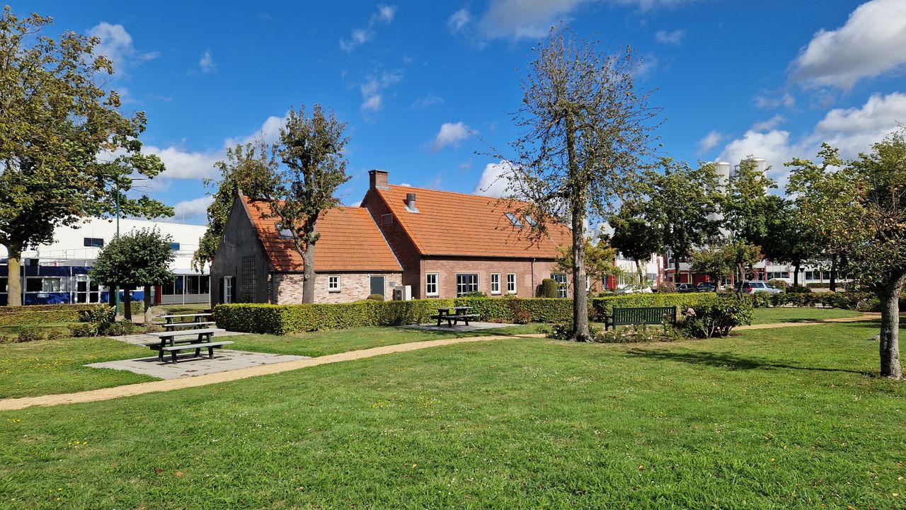 De boerderij op het terrein van Mars vandaag de dag (foto: Tom Berkers).