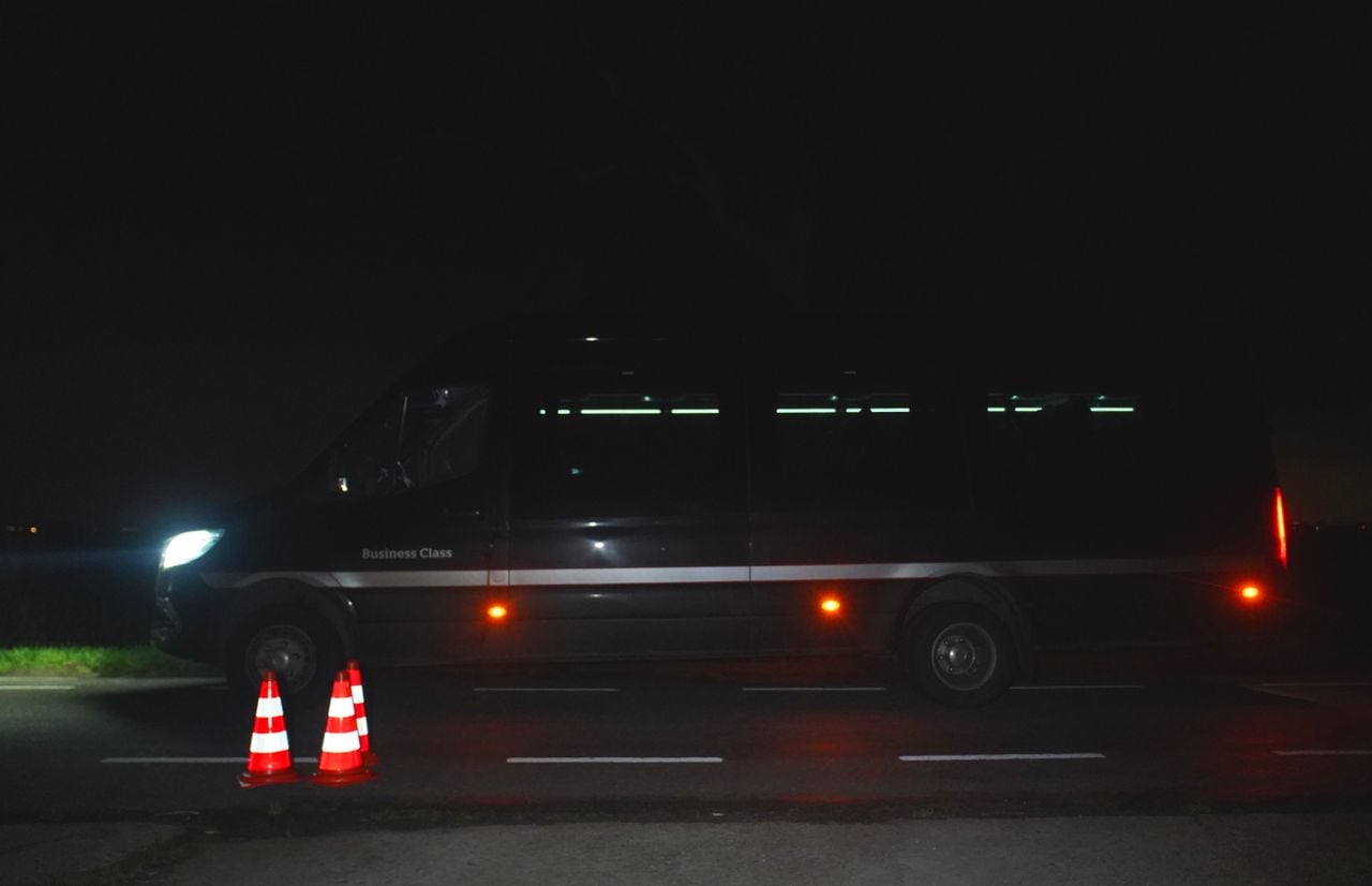 De bus waarmee het ongeluk gebeurde (foto: Bart Meesters/Persbureau Heitink).