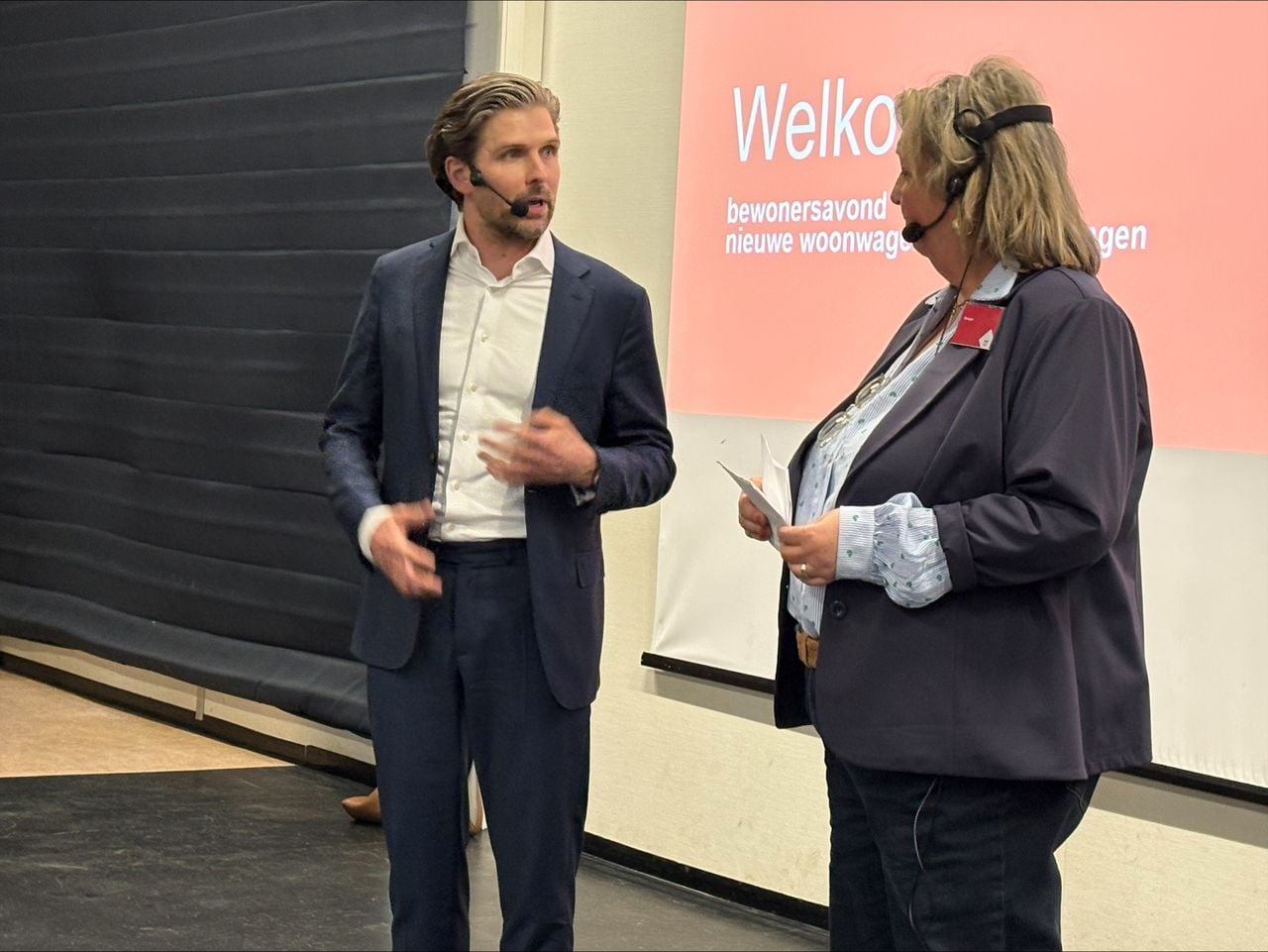 Wethouder Eddie Förster nam de tijd om de vragen uit de zaal te beantwoorden.