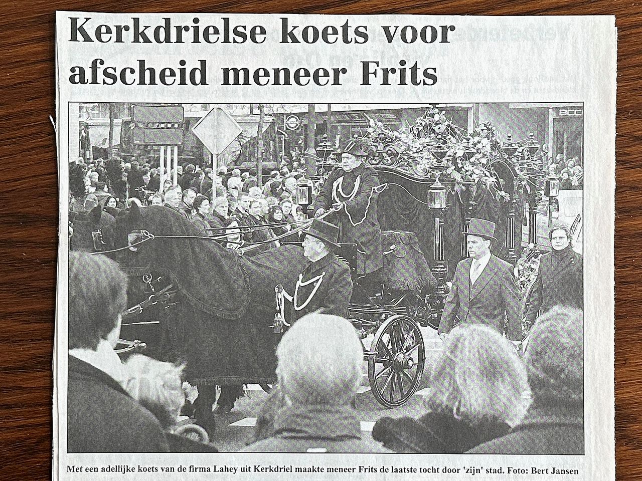 De koets van Raymond kwam ook in de krant. 
