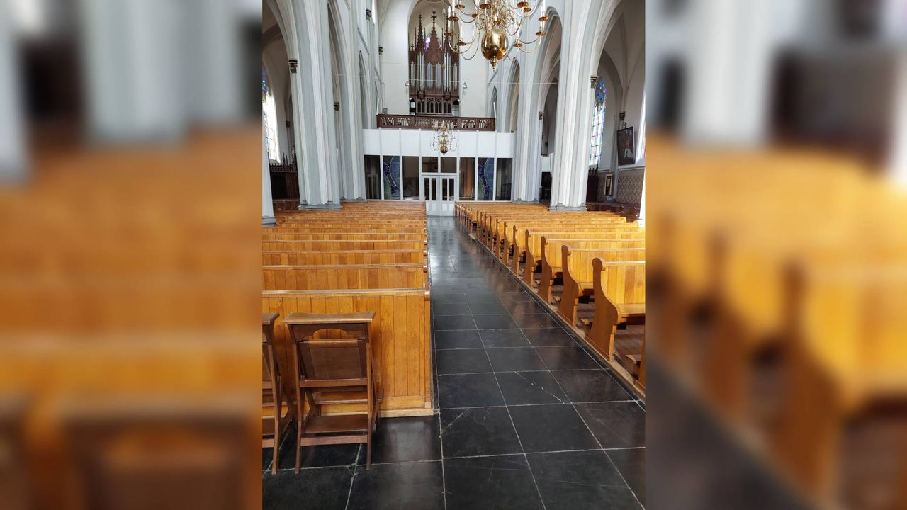 De kerk ziet er weer picobello uit (foto: Raymond Roelofs).