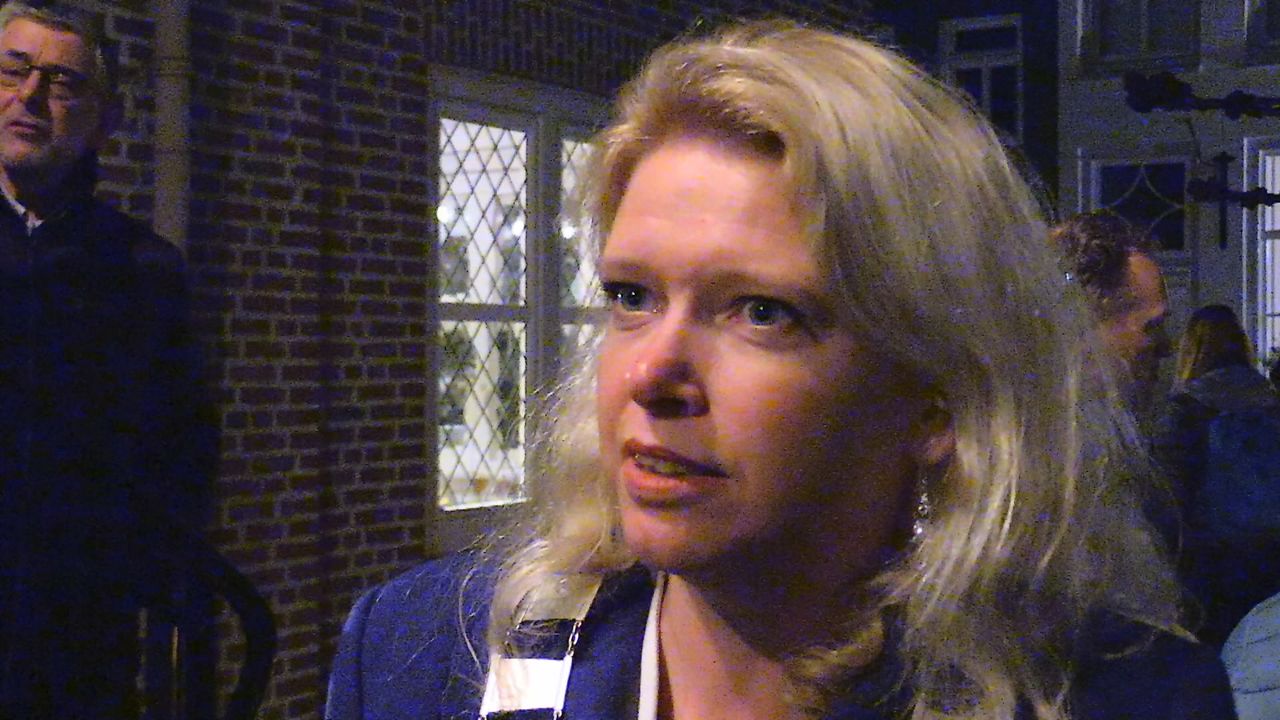 Burgemeester Willemijn van Hees bij de herdenking van 2019 