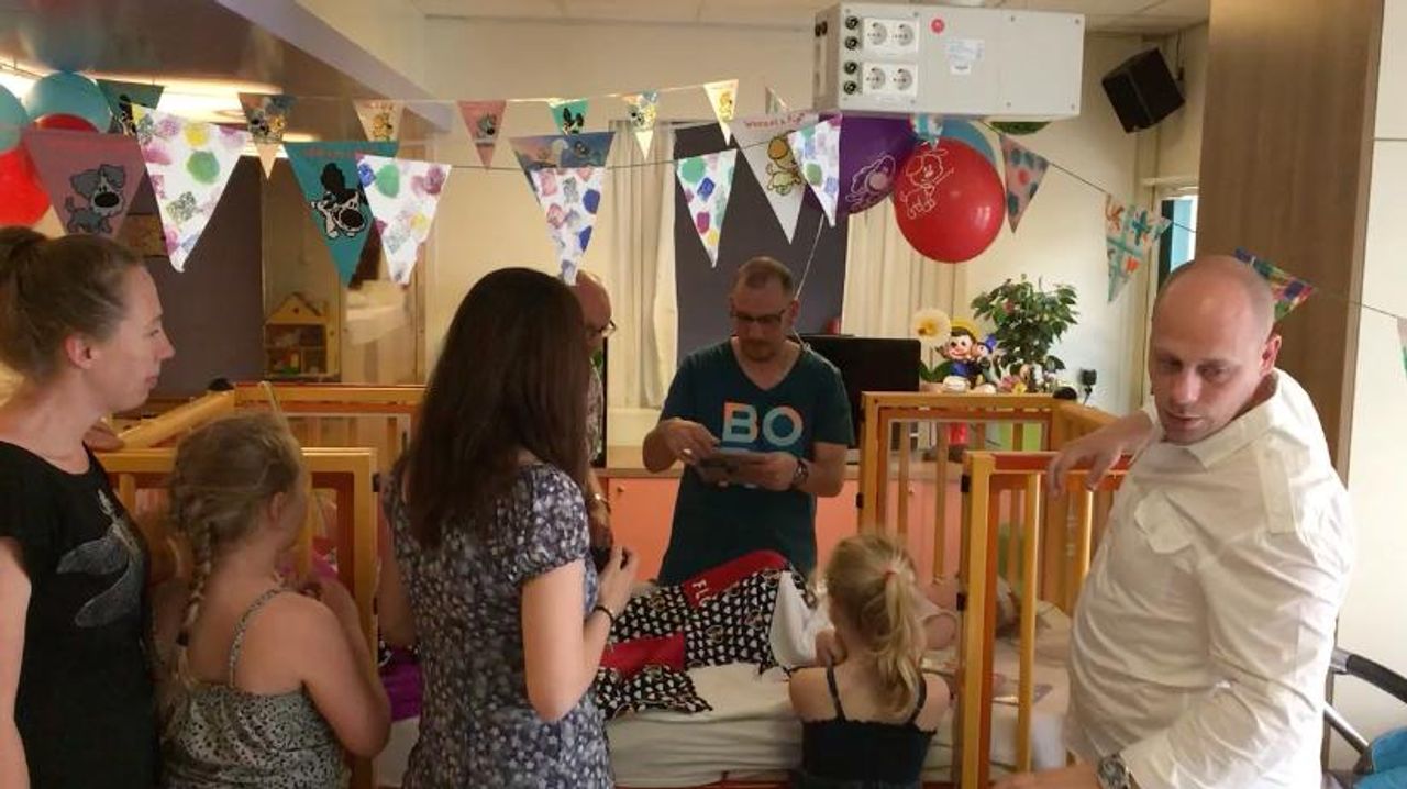 De verjaardag van Floor in het ziekenhuis (privéarchief) 