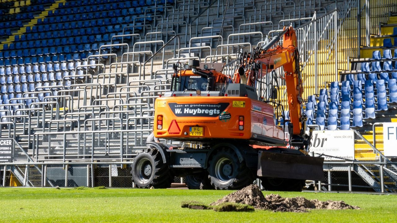 Werkzaamheden in het Rat Verlegh Stadion (foto: NAC).