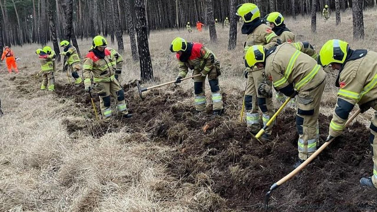 Een handcrewteam (foto: brandweer).