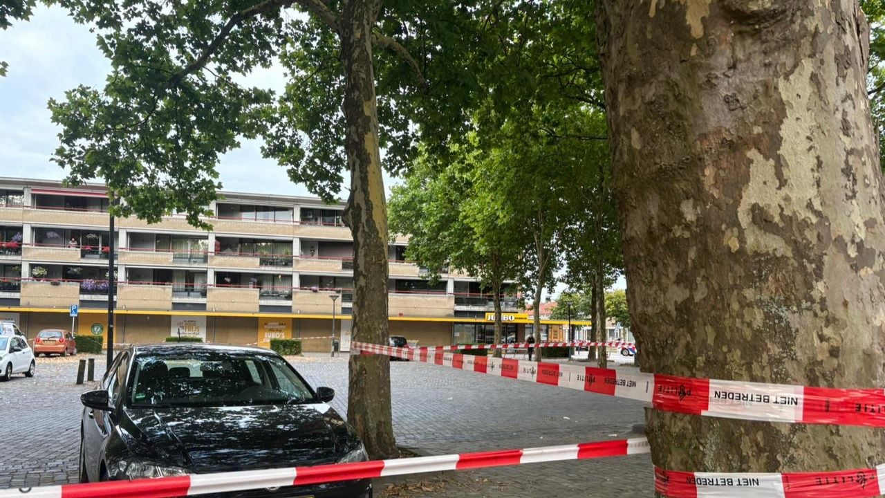 Rivierenplein in Den Bosch afgezet na schietpartij (Foto: Omroep Brabant)