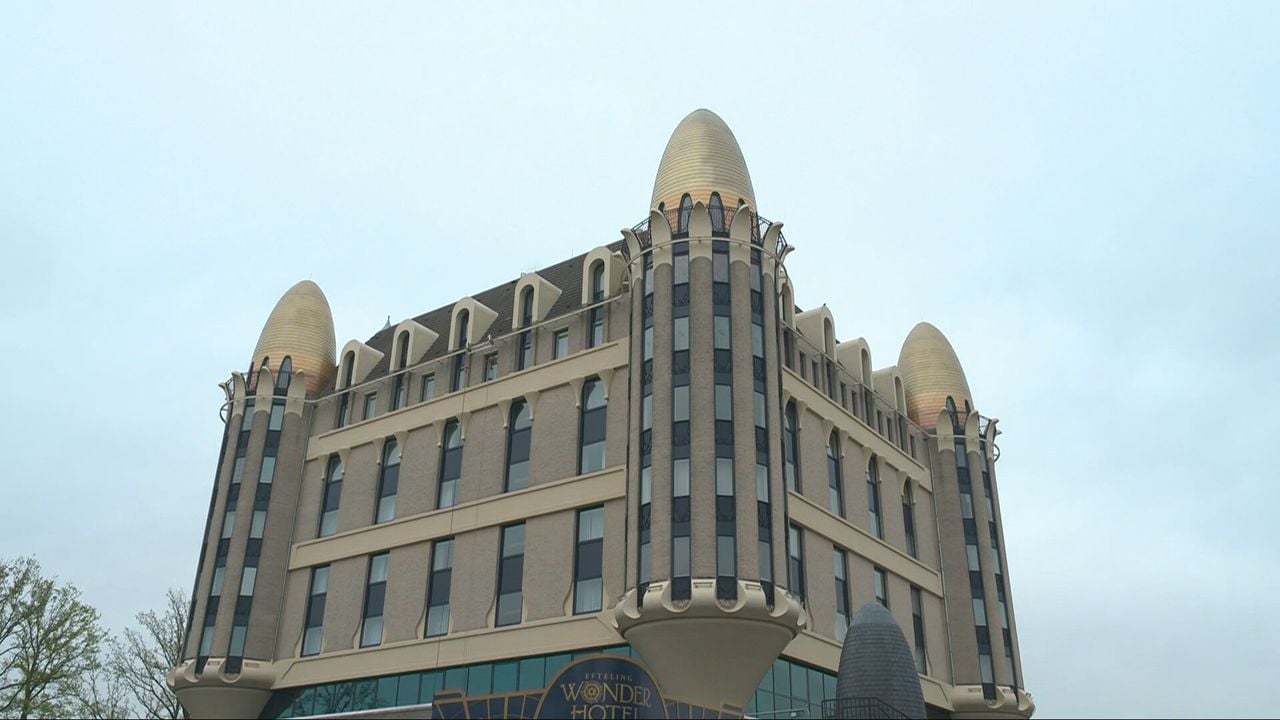 De welbekende torens zijn inmiddels van goud. (foto: Omroep Brabant.)