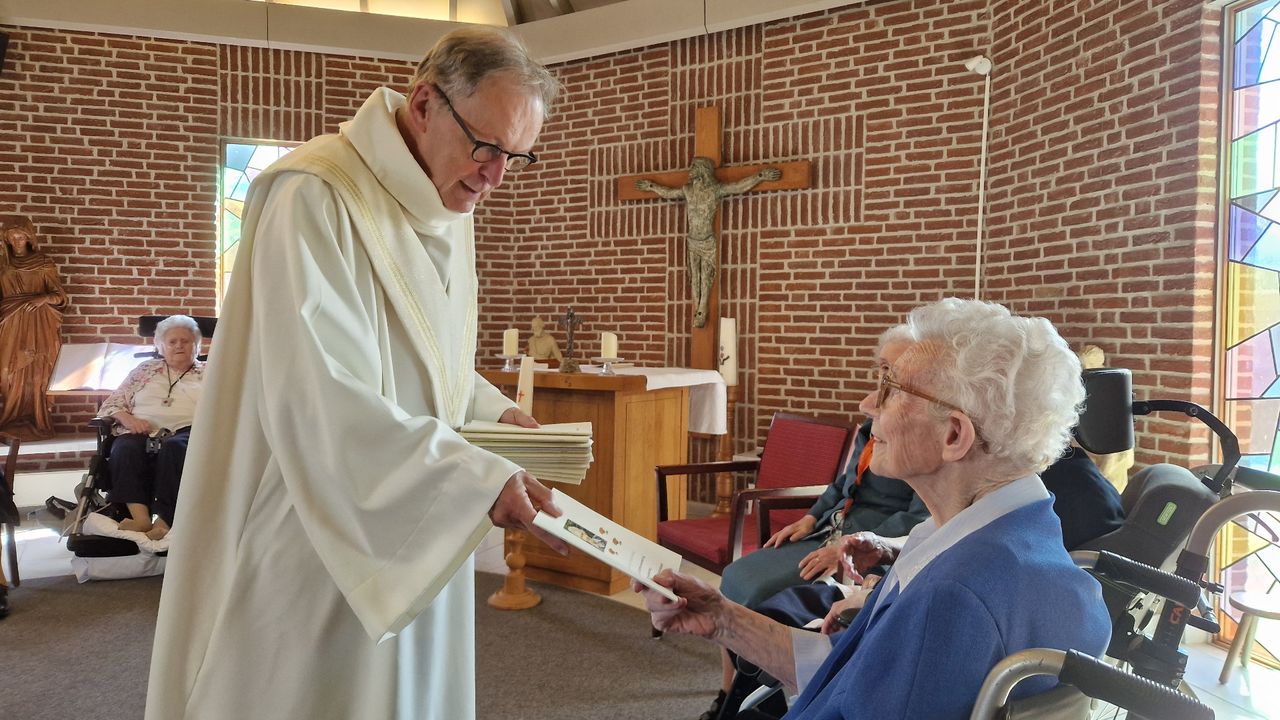 Een speciale viering in de kapel voor zuster Egberta (foto: Tom Berkers).