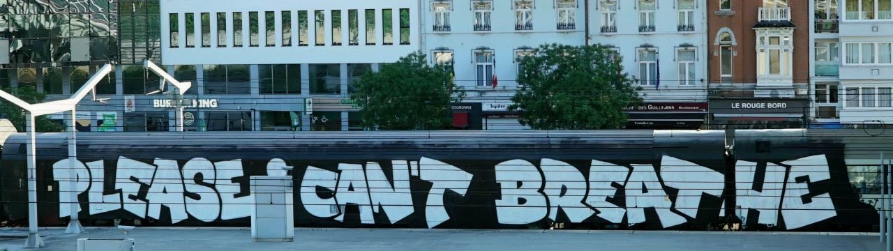 'Please I can't breathe' was een van de meeste bekende graffiti's van Seyar (foto: Seyar).