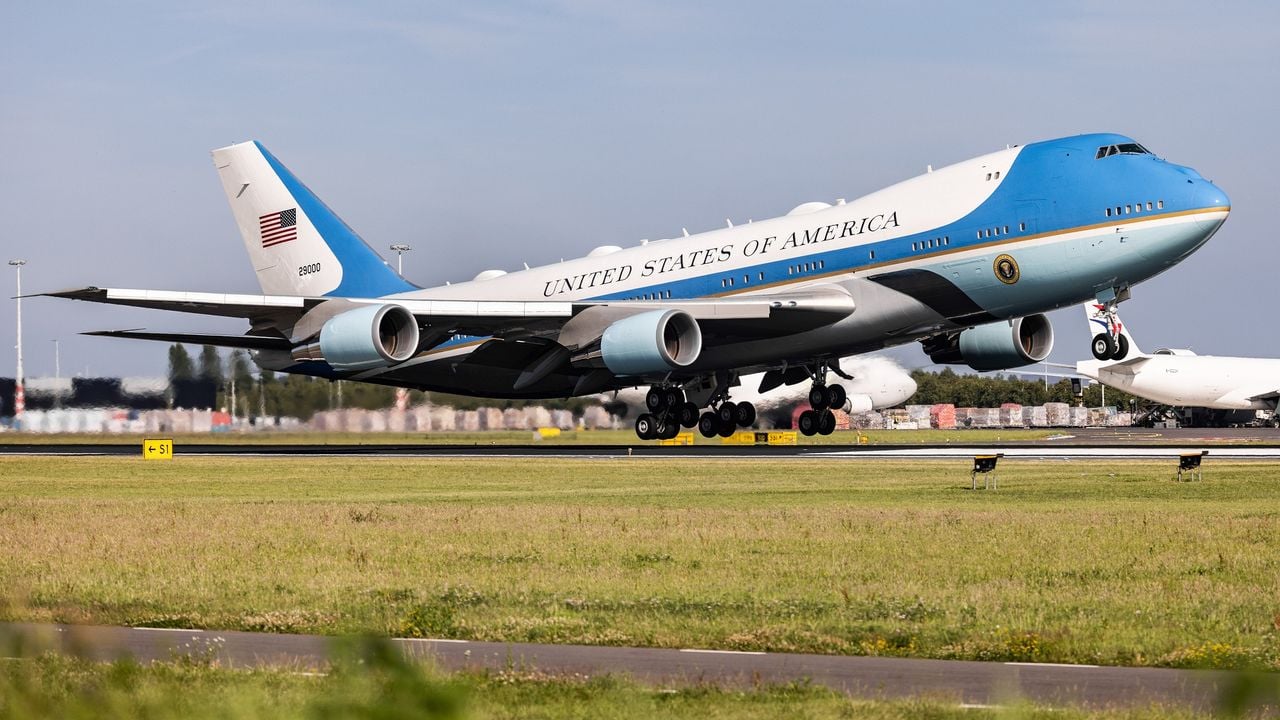 De foto van de Air Force One die Storm liever zelf had gemaakt (Foto: ANP)