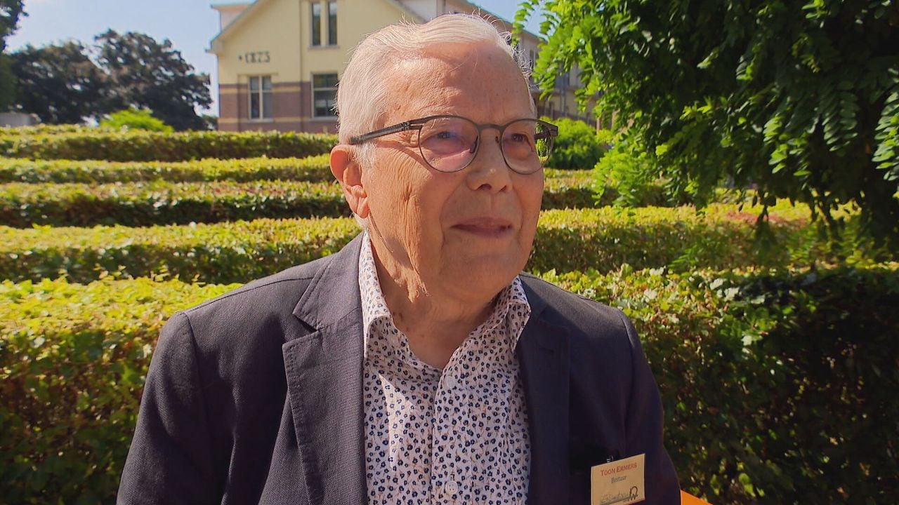 Toon Ermers van de Heemkundekring Felix Walter in langenboom. 