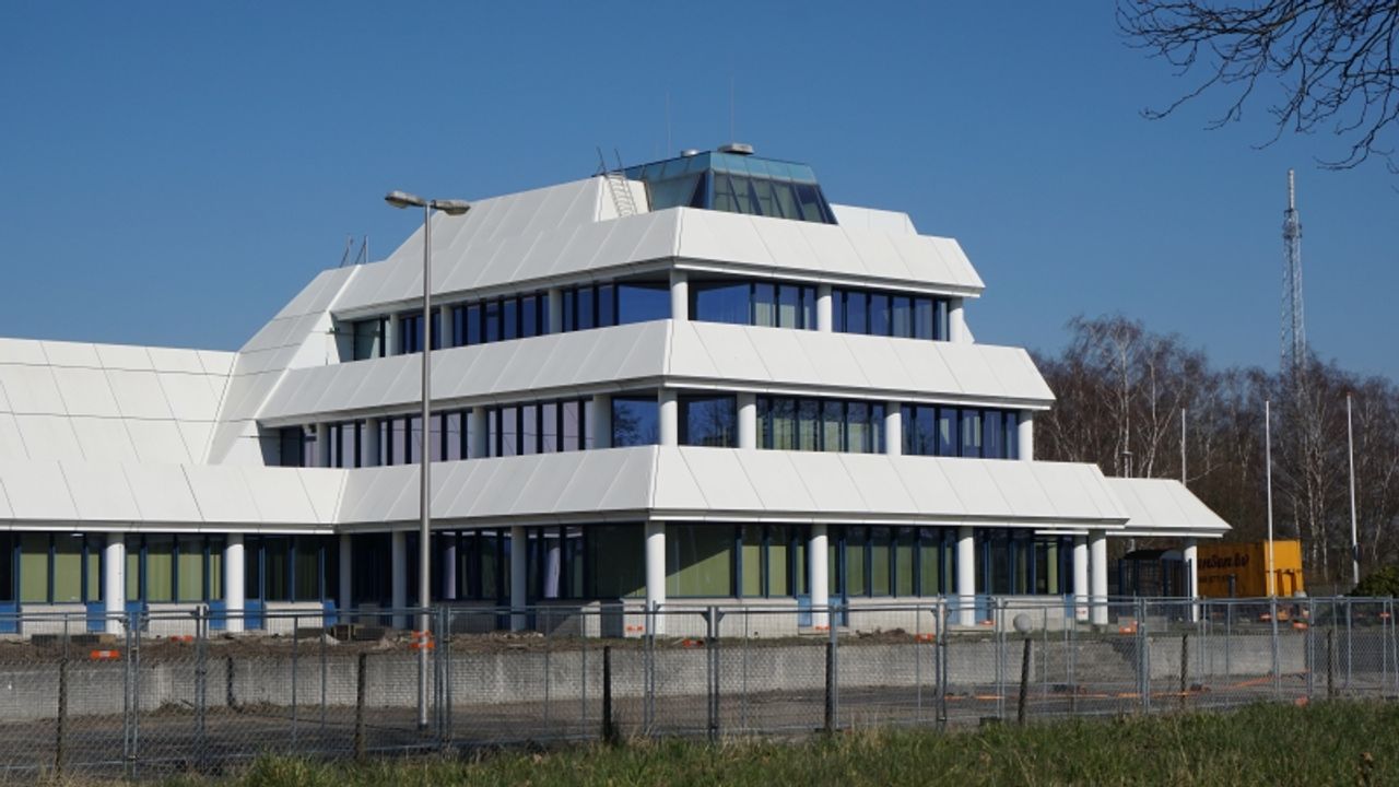 Het oude hoofdkantoor (Foto: Wim Hendriksen).