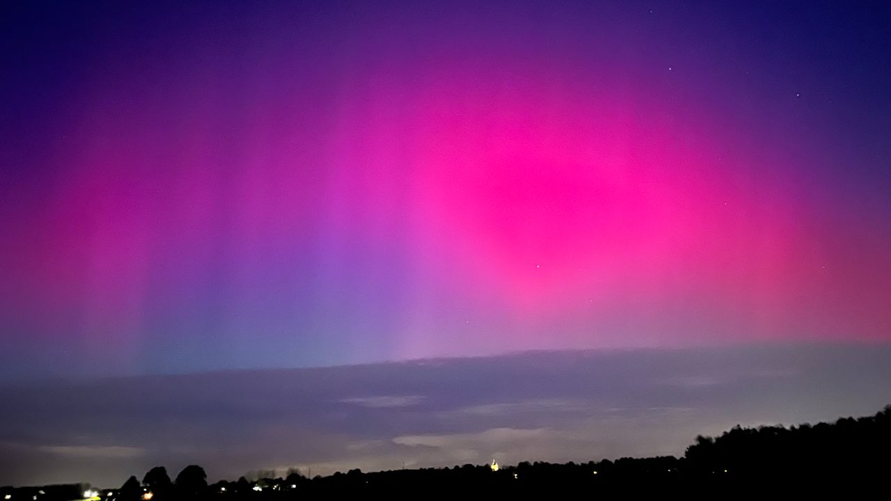 Het noorderlicht boven Nuland en Geffen (foto: Niels Sommers).