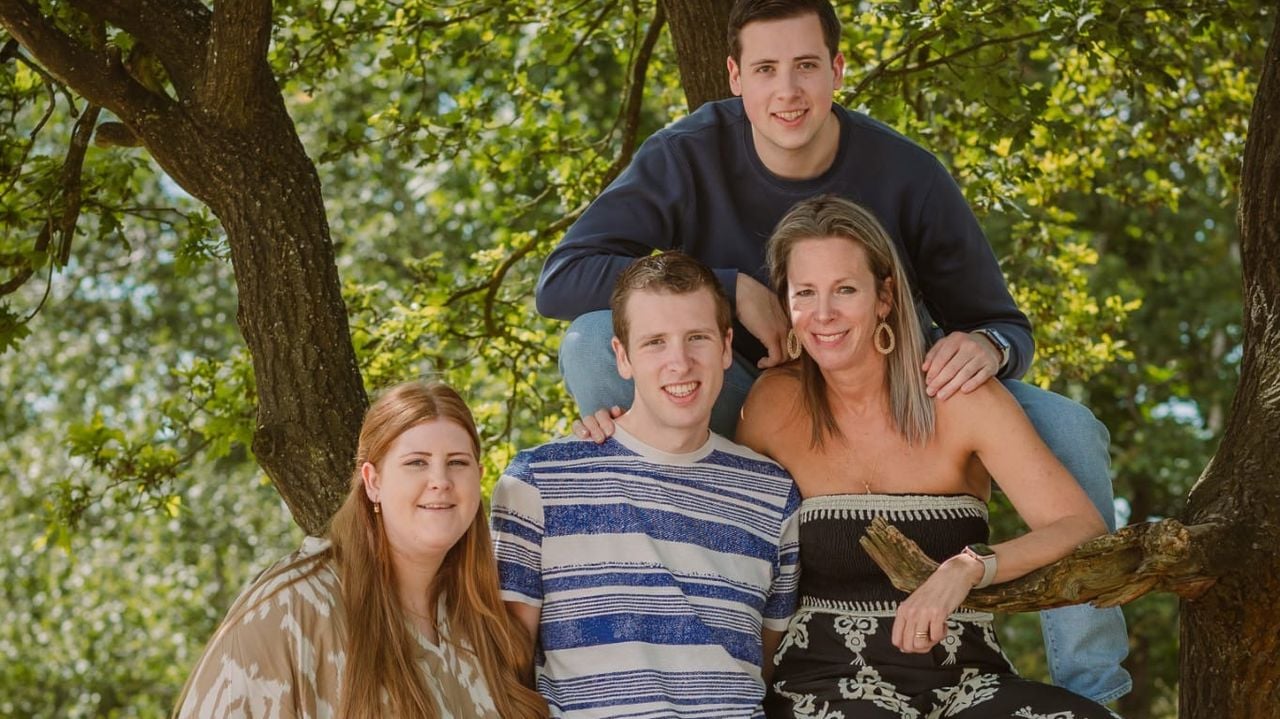 Jacobine met haar kinderen (foto: privé).