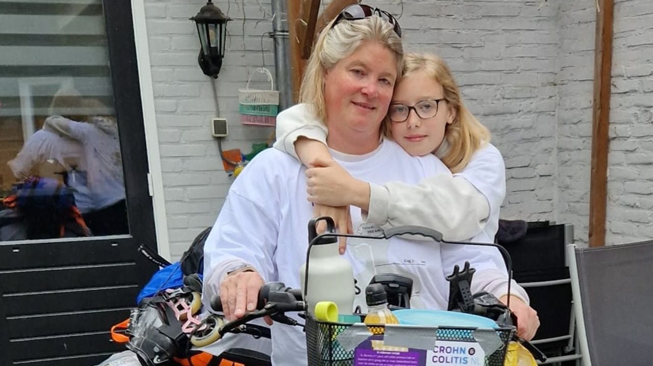 Moeder Thea en dochter Benthe leggen samen 250 kilometer af (foto: privé)