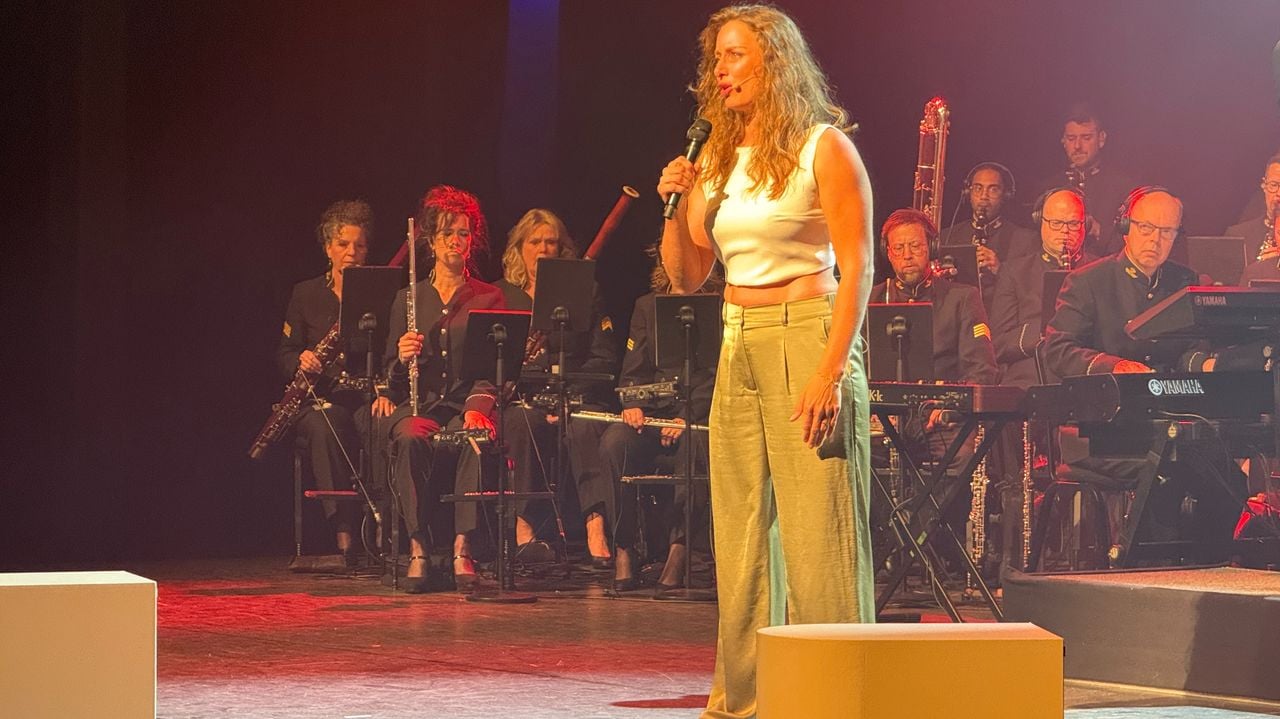 Petra Clauwens op het podium (foto: Jos Verkuijlen).