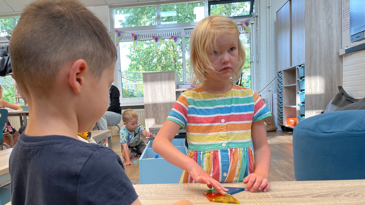 35 kinderen in Oostelbeers begonnen op een nieuwe school (foto: Rogier van Son).