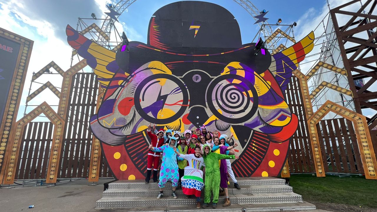 De hele dierentuin op Paaspop 2023 (foto: aardbei Anke).