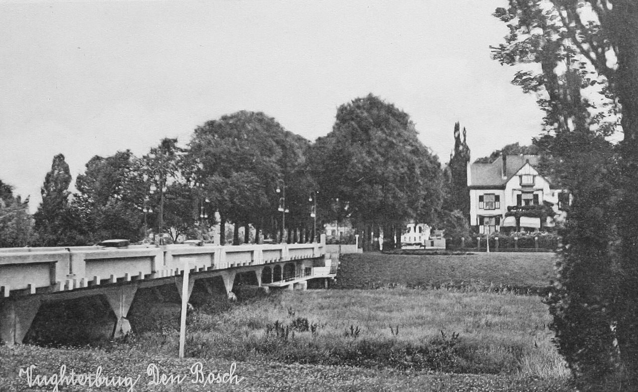 De villa lag bij de Vughterbrug over de Dommel (foto: Uitgeversmaatschappij Rembrandt).