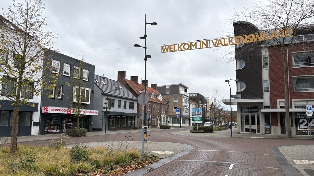 De weg dwars door Valkenswaard is veel rustiger geworden (foto: Rogier van Son).