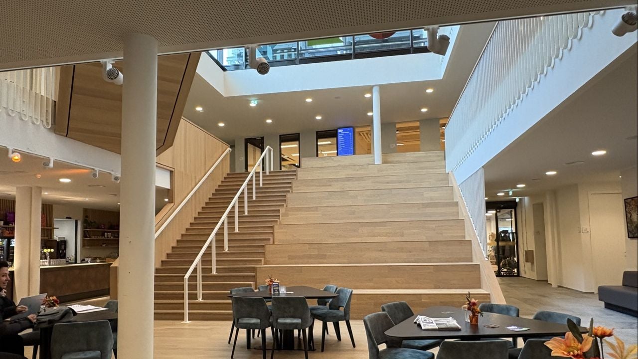 De multifunctionele hal (foto: Karin Kamp).