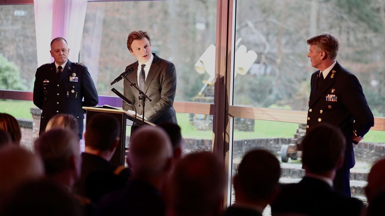 Op 11 december 2024 werd de vice-admiraal benoemd tot Inspecteur-Generaal der Krijgsmacht door minister Brekelmans van Defensie (foto: ministerie van Defensie).