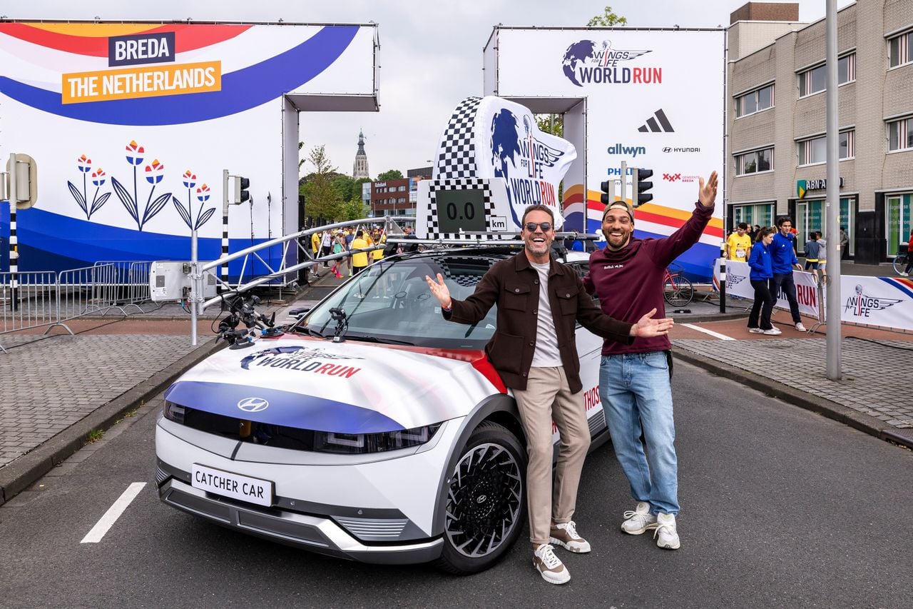 De Wings for Life World Run in Breda in 2024 met Robert Doornbos en Kjeld Nuis (foto: Marcel van Hoorn).